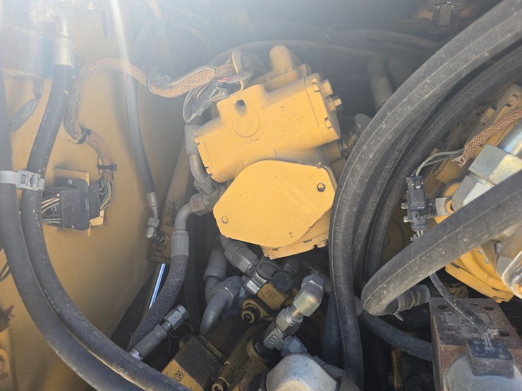 2006-caterpillar-ap-1000d-image-50