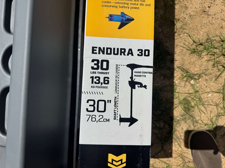 quest-angler-2-person-fishing-boat-w/trolling-motor-&-power-center-image-11