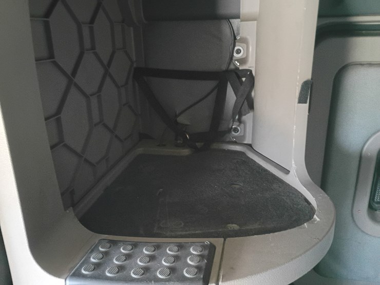 2009-freightliner-cascadia-125-image-72