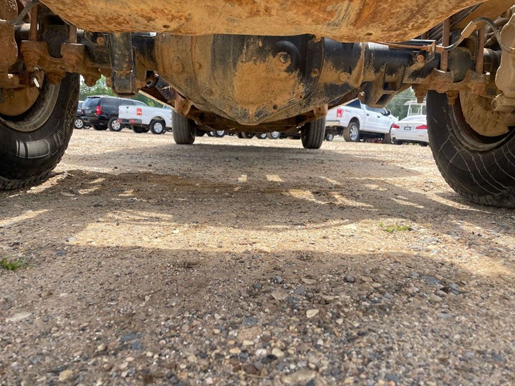 2015-chevrolet-silverado-3500-image-24