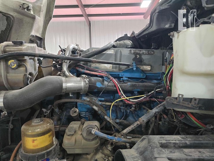 2009-freightliner-columbia-120-image-23