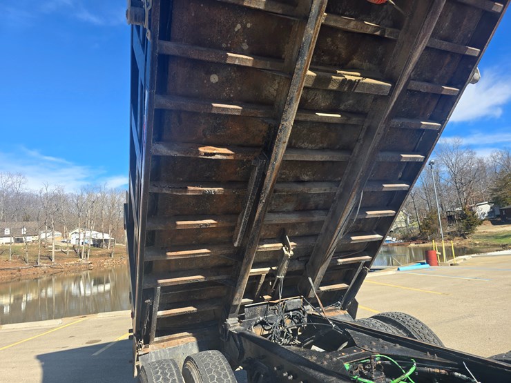 2001-sterling-l9500-image-38