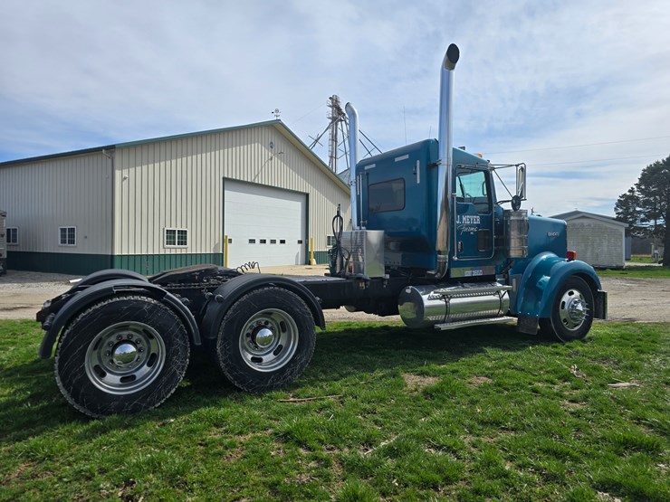 2007-kenworth-w900-image-11