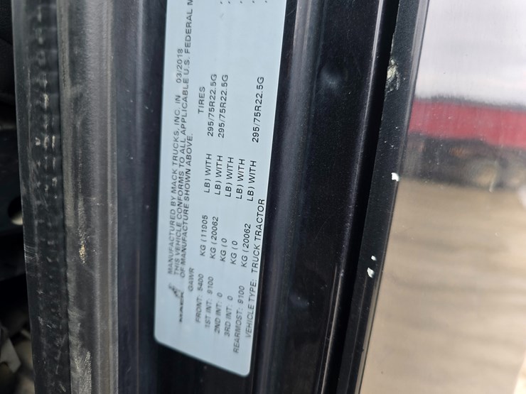 #22610-•-2019-mack-anthem-sleeper-truck-image-38