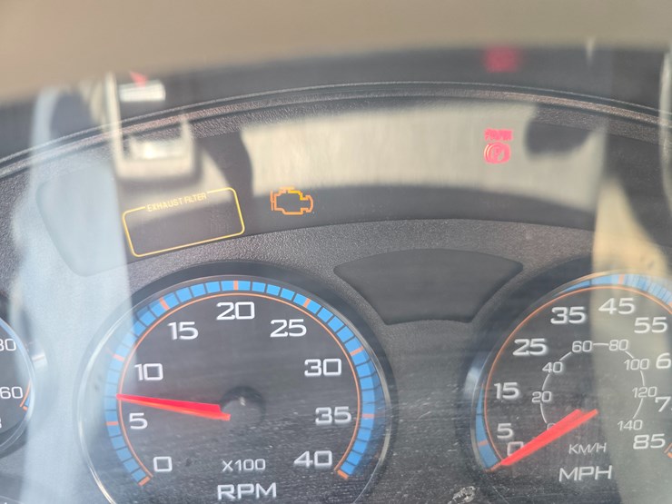 2015-international-workstar-7400-image-77