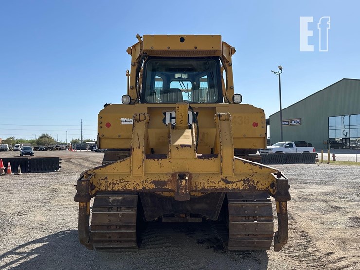 2011-caterpillar-d6t-image-8