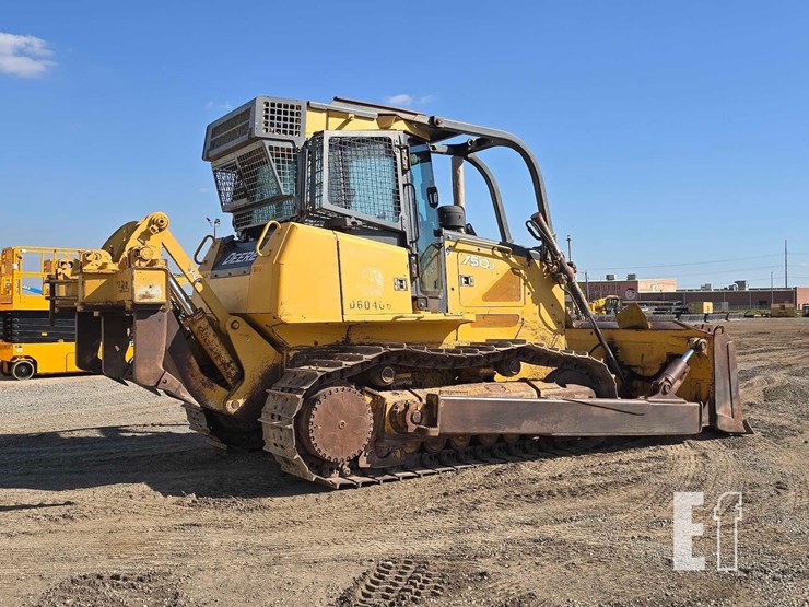 2006-deere-750j-image-3