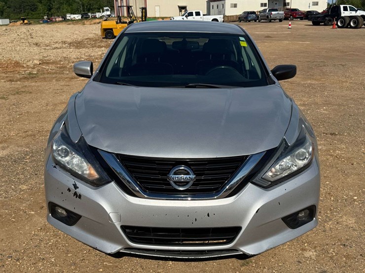 2018-nissan-altima-sl-4-door-sedan-(193,505-miles)-image-5