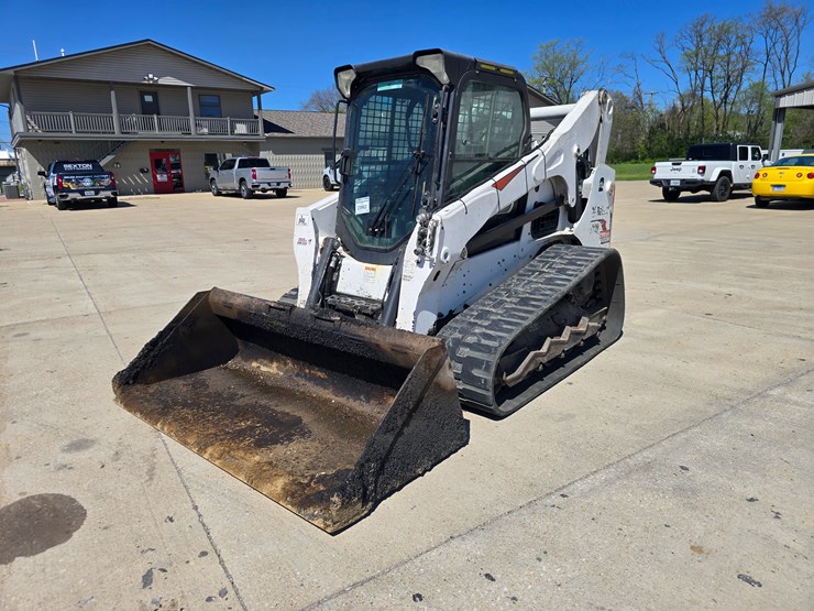 2020-bobcat-t770-image-2