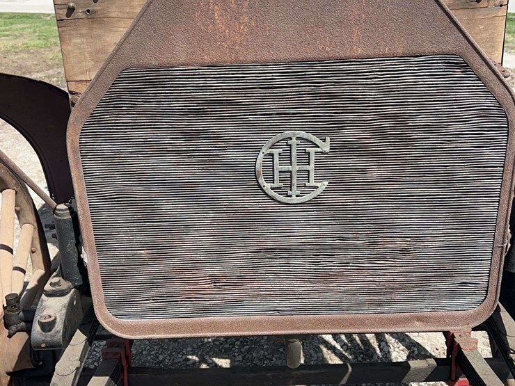 international-highwheeler---restoration-started---original-paint-bed-image-33