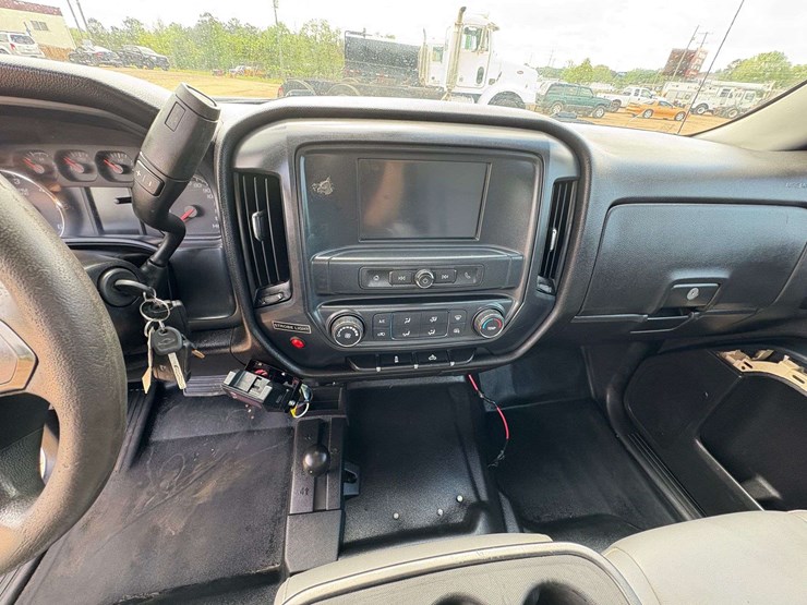 2019-chevrolet-2500-image-17