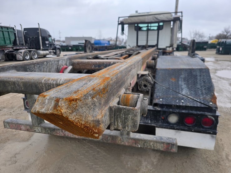 #22591-•-2007-mack-cv713-granite-roll-off-truck-image-79