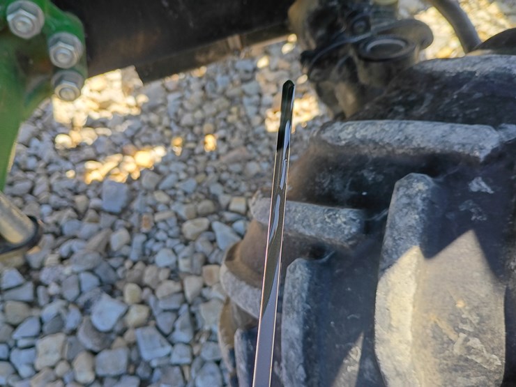 2013-john-deere-1025r-image-23