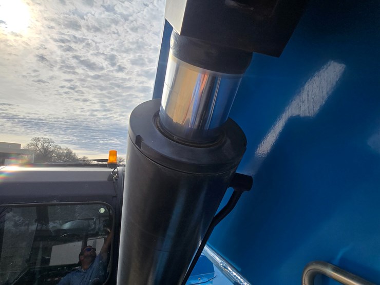 2015-genie-gth1056-image-86