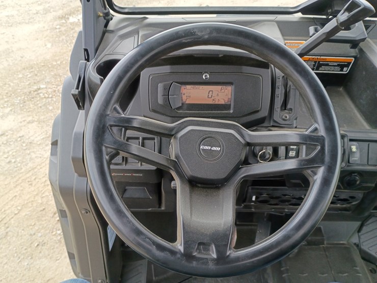 2022-can-am-defender-hd9-image-38