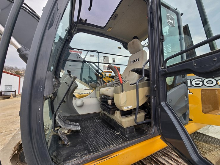 2014-deere-160g-lc-image-70