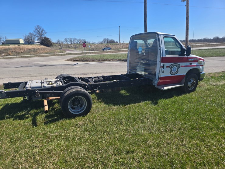 2016-ford-e450-image-11