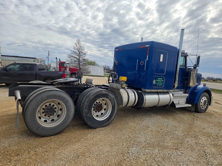 1999-kenworth-w900-image-19