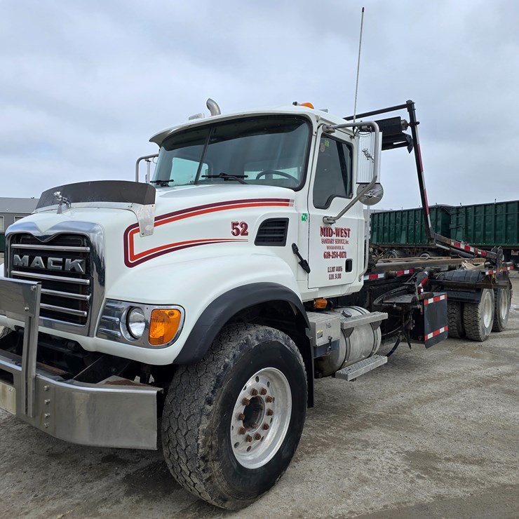 #22589 • 2006 Mack CV713 Granite Roll-Off Garbage Truck
