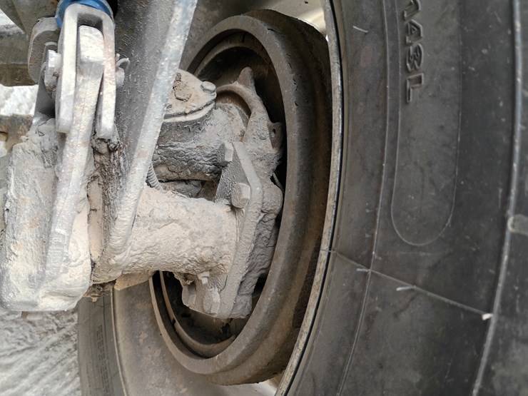 2009-freightliner-cascadia-125-image-127