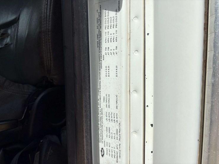 2013-mack-pinnacle-cxu613-image-41