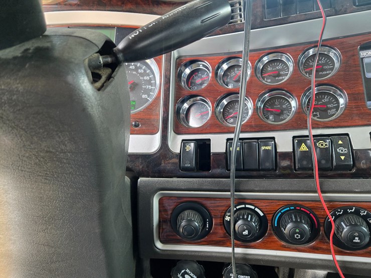 2014-kenworth-t660-image-87