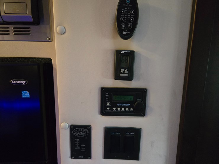 2017-western-star-5700xe-image-81