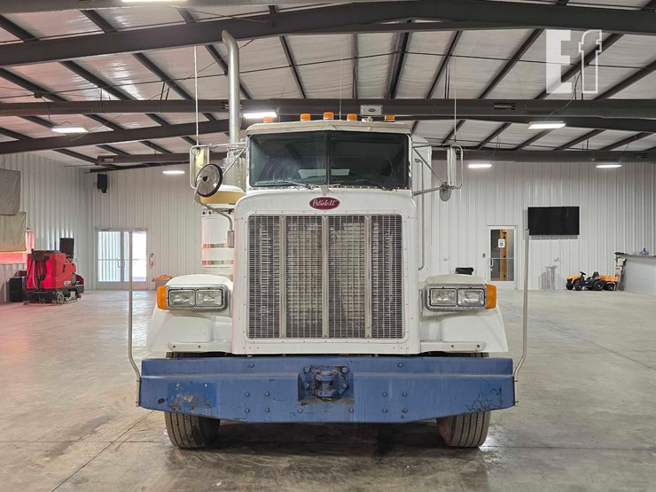 2004-peterbilt-378-image-7