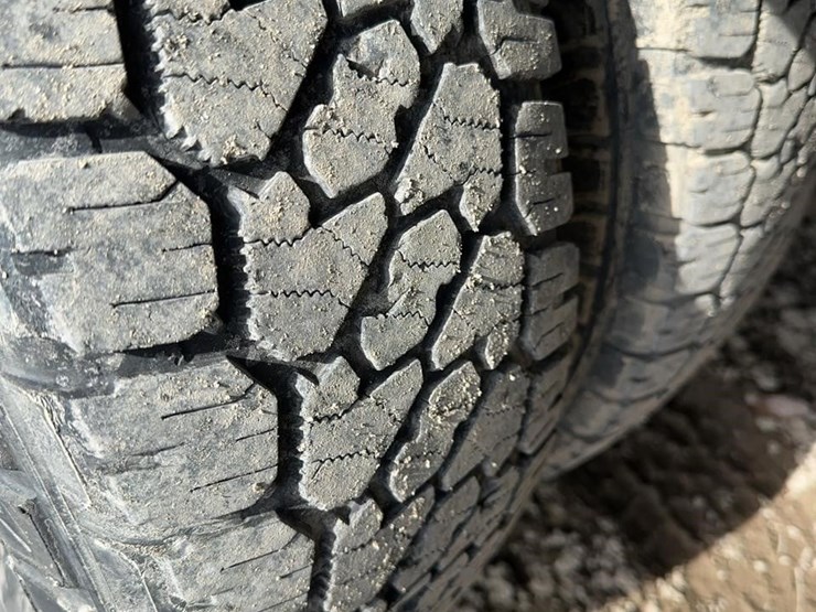 2021-ford-f350-xl-image-13