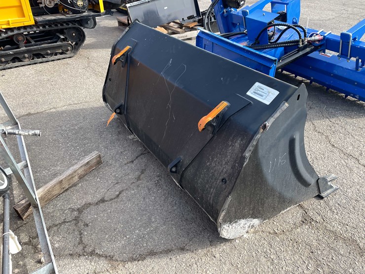 #7060-•-unused-63-case-new-holland-tractor-tooth-bucket-(o9)-image-3