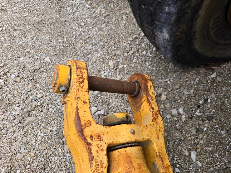 2006-deere-1812c-image-18