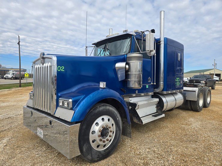 1999-kenworth-w900-image-3
