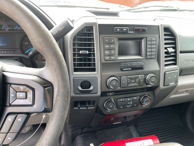 2017-ford-f550-xl-image-13