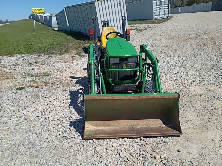 2013-john-deere-1025r-image-14