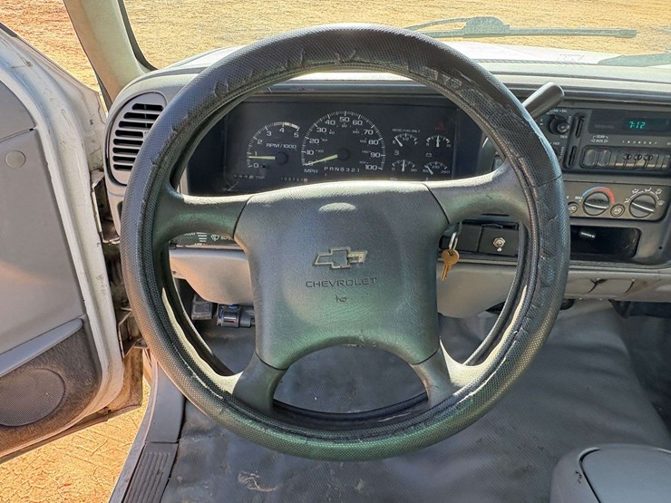 1999-chevrolet-silverado-3500-image-13