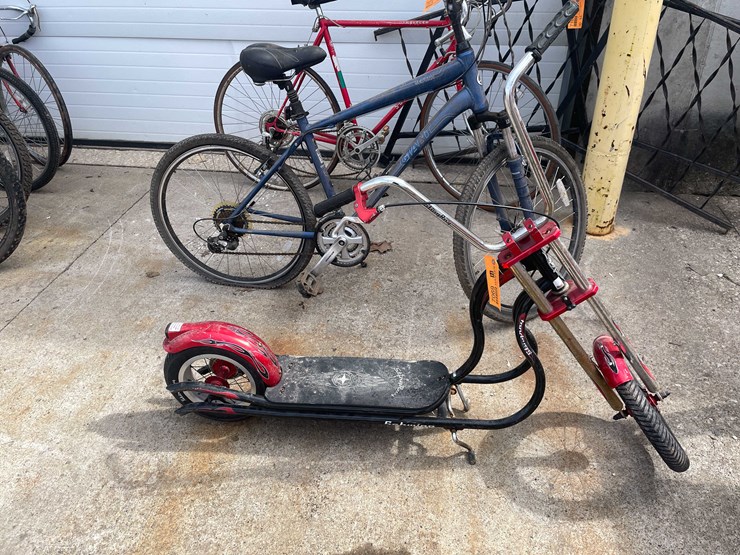 #7069-•-schwinn-scooter-(o4)-image-1
