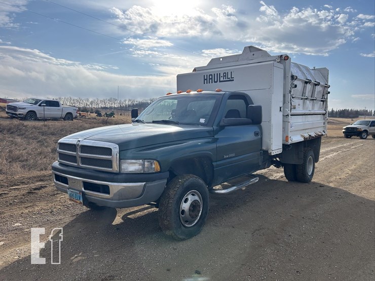 2001-dodge-ram-3500-image-1
