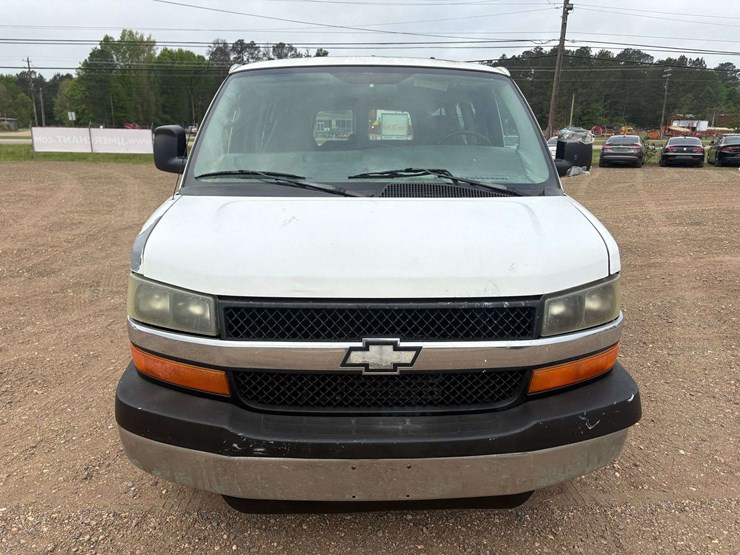 2005-chevrolet-express-3500-image-5