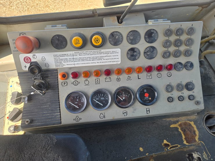 2004-deere-755c-image-44