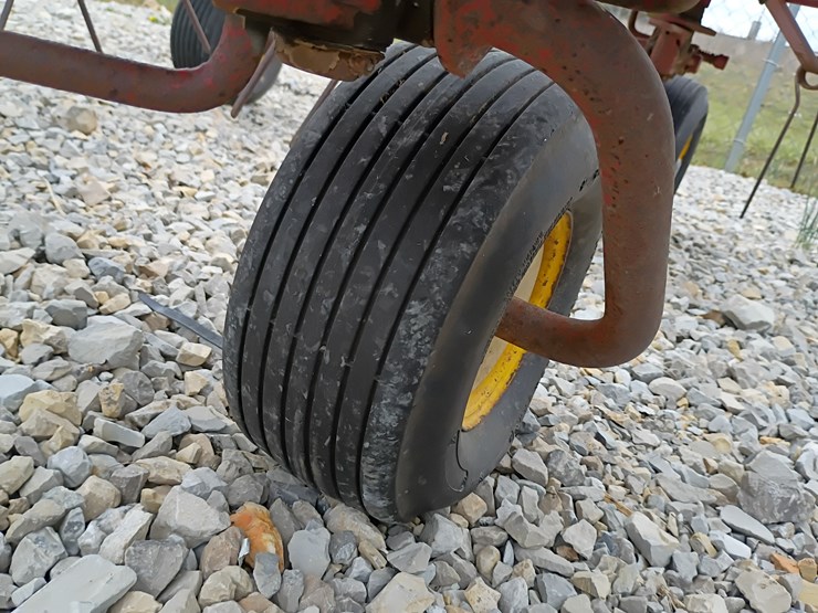 new-holland-540-image-18