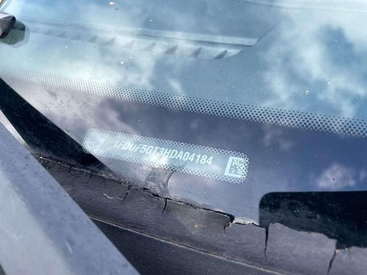 2017-ford-f550-xl-image-27