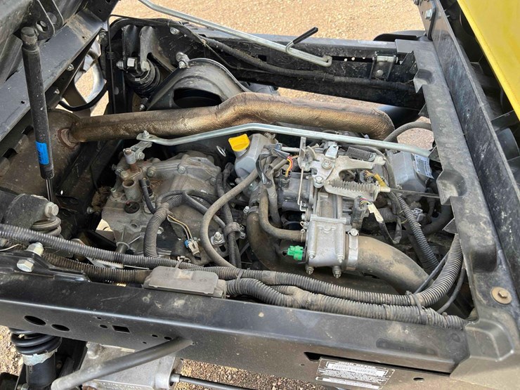 2015-john-deere-gator-image-10