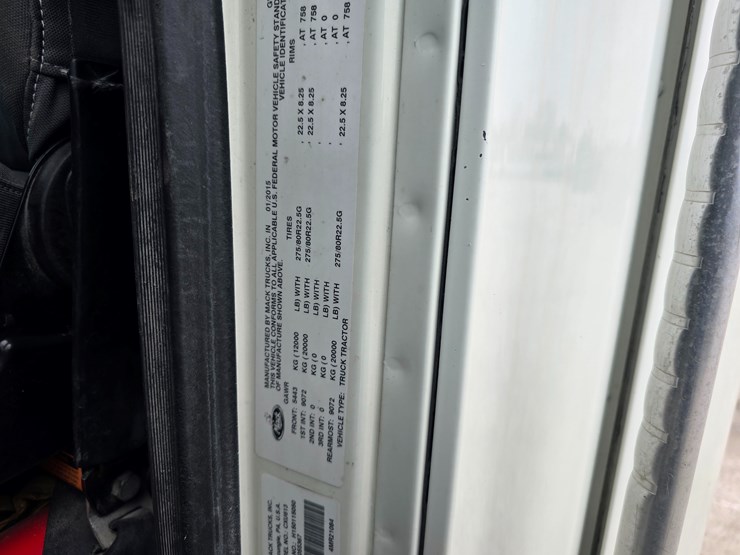 #22593-•-2016-mack-cxu613-pinnacle-sleeper-truck-image-35