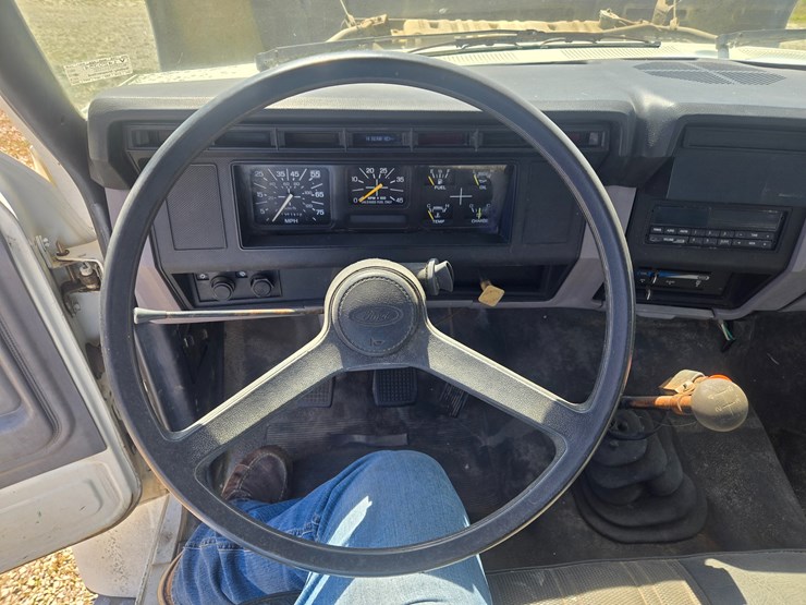 1997-ford-f700-image-48