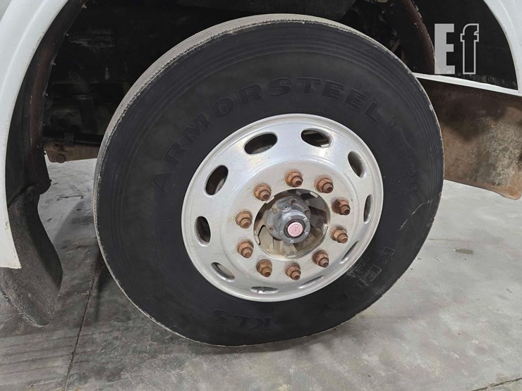 2008-peterbilt-388-image-26