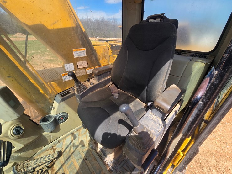 2003-caterpillar-320c-image-51