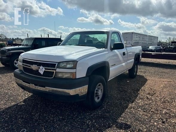 2006-chevrolet-2500-image-1