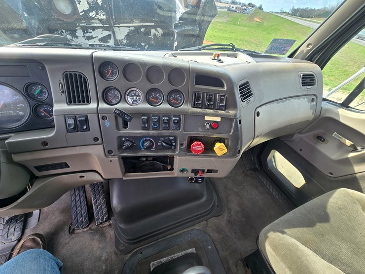 2001-sterling-a9500-image-58