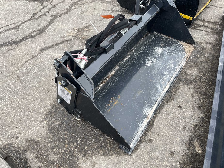 #7049-•-unused-wolverine-48"-mini-skid-steer-(o11)-image-2