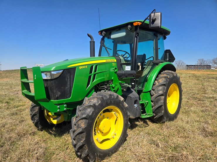 2019-john-deere-5100e-image-2